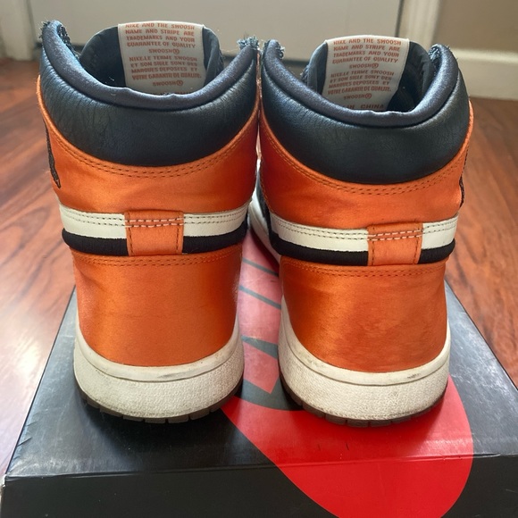 Nike Air Jordan 1 Satin Shattered Backboard - Picture 5 of 5